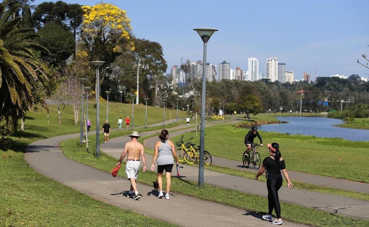 Predio Fantastico No Bairro Mais Requisitado De Curitiba Exteriör bild
